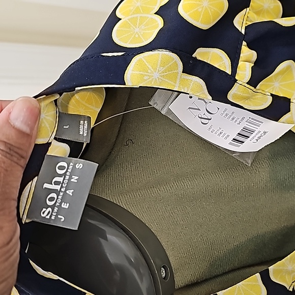 NWOT SOHO Jeans sleeveless button down  navy blue with lemons, pockets Sz L - Picture 5 of 7